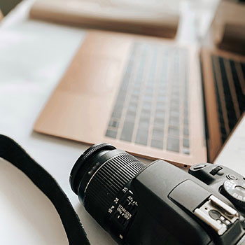 一场足球盛宴，球迷热情高涨